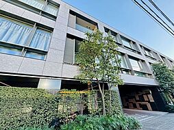 都市と自然の共存により創造された美しい佇まい。やすらぎの暮らしを叶えます。