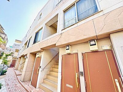 外観:陽射しとともに、少しづつ装いを変える街の景観から、この街ならではの美しい風景とここから紡がれる物語。 外観:陽射しとともに、少しづつ装いを変える街の景観から、この街ならではの美しい風景とここから紡がれる物語。