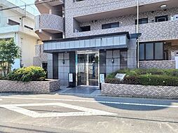 街の環境と住む人の暮らしを第一に考え、そこでしかできないエントランスを作り出されたこだわり。