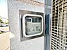 エントランス：オートロックなど防犯面に配慮した住まいです。
