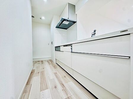 調理動線を考慮したシステムキッチンで、快適にお料理ができます。