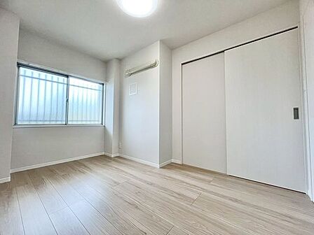 家族一人ひとりの大切なプライベート空間。趣味・感性で飾って頂けるようシンプルに仕上げてあります。