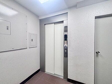 エレベーター。