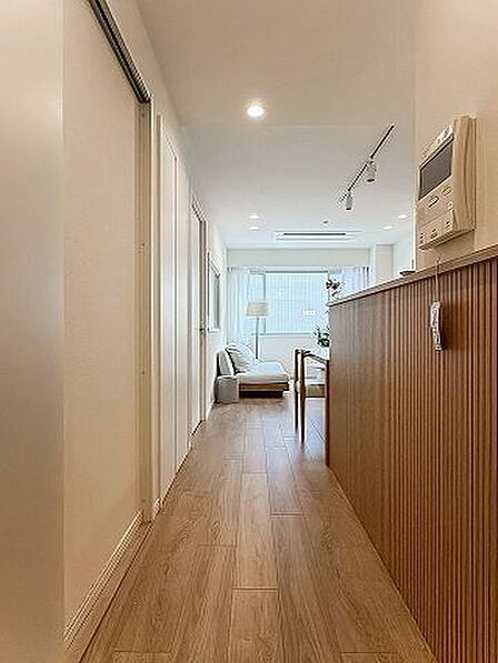 吹きぬける風を感じながら爽やかで風通しの良い暮らし。心に余裕をもたらす快適住戸。