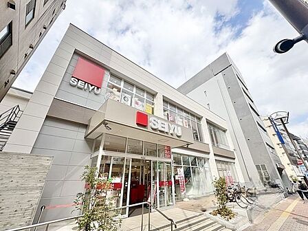 西友高田馬場店 800m