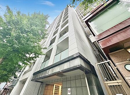 流行に左右されず、将来にわたって価値が継続する「上質」な佇まい。(空の加工を生成AIで行っています)