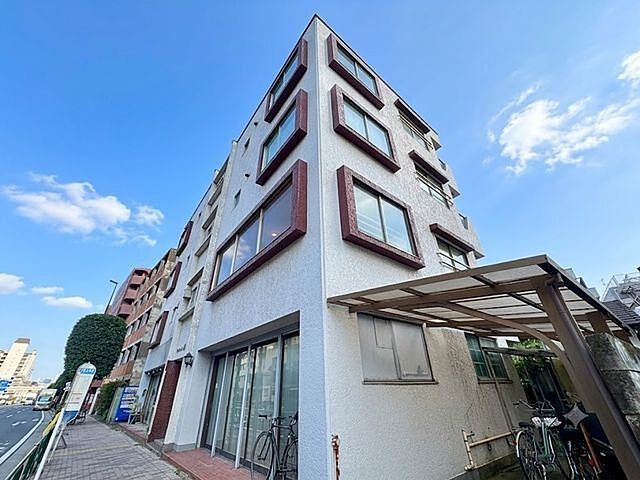 4 / 10