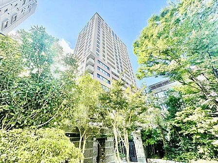 洗練されたディディールでラグジュアリーな住まいを実現。