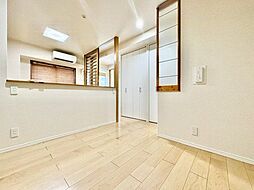 過ぎ行く時間をゆったりと感じることができる落ち着いたお部屋。