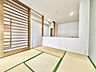 和室：やすらぎを与えてくれる落ち着いた和室。