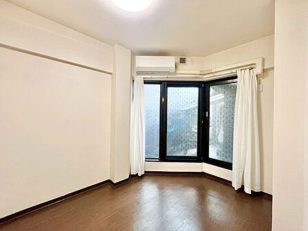 シンプル・イズ・ベストが基本。プレーンな空間を自分好みに。いつまでも快適に暮せる住まいへ。