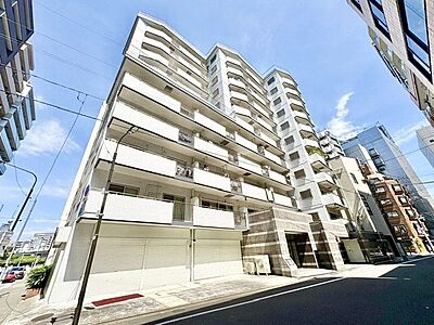 外観:洗練されたデザインと機能性が織りなすこだわりの住空間。ゆったりとした時間をお過ごしください。 外観:洗練されたデザインと機能性が織りなすこだわりの住空間。ゆったりとした時間をお過ごしください。