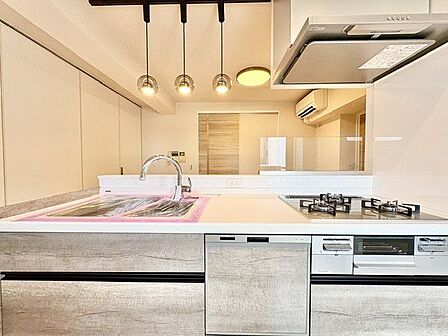 「食」の幸せを育むキッチンは心地よい空間であってほしい。使い込むほど好きになるキッチン空間へ。
