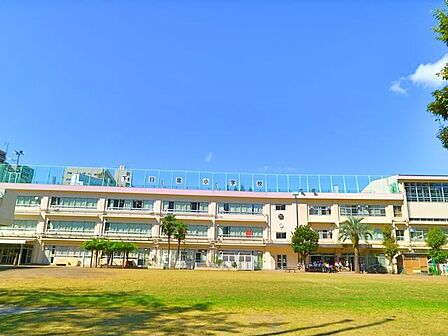 目黒区立下目黒小学校 850m