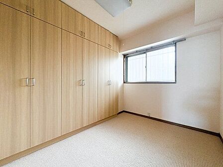 自分時間をゆったりと過ごす場所。趣味・感性で個性的に飾って頂けるようシンプルに仕上げてあります。
