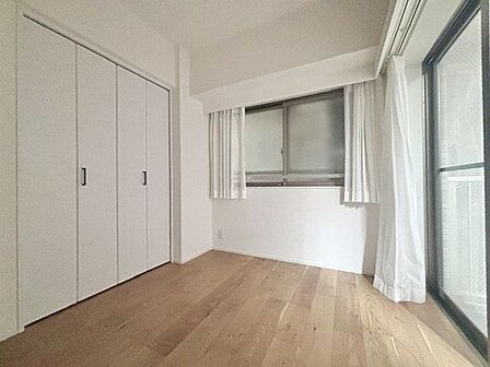 優しい色合いの壁紙は、目にも優しく居心地の良い空間にしてくれます。