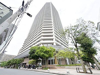 外観：優雅な立ち姿のお住まいは多様なライフスタイルをサポートし、上質な時間をお過ごしいただけます。
