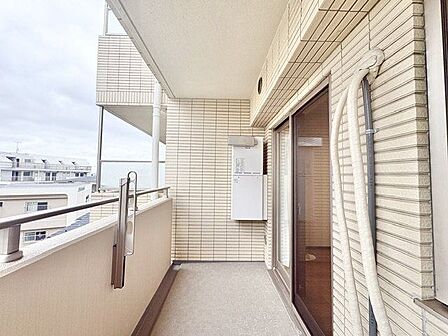 バルコニーに出た時には、頬をなでる優しい風を感じることが出来ます。つい深呼吸をしたくなります。
