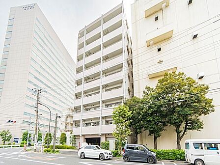 上質なデザインが落ち着きと高級感を与えます。安らぎに満ちた生活空間を予感させてくれます。