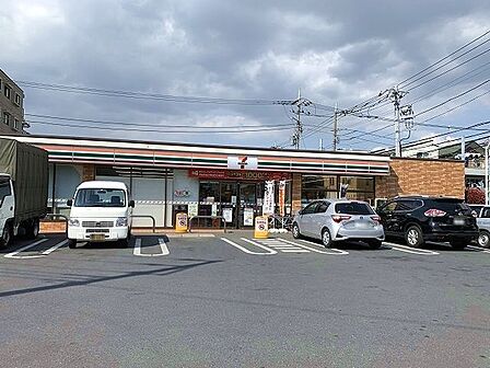 セブンイレブン川崎下小田中店 650m