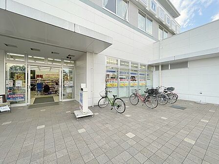 ローソン江東豊洲六丁目店 290m