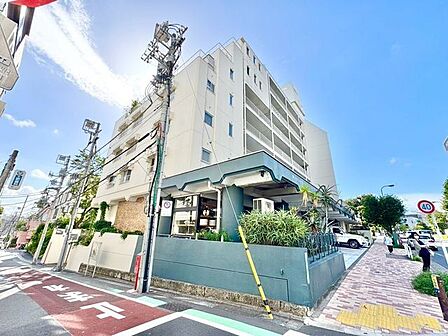 住む人がいつまでも心地良さを感じ続けられる多様な住空間を創造します。