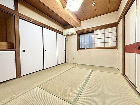 過ぎ行く時間をゆったりと感じられる落ち着いたお部屋。静かな環境でリラックスタイムをスタート。