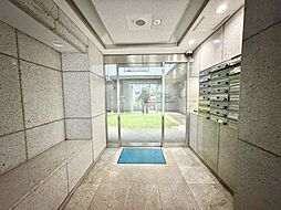 エントランスのお手入れが行き届き、共用部分がキレイでした。資産価値を高める部分としては重要です。