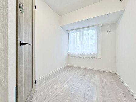 過ぎ行く時間をゆったりと感じることができる落ち着いたお部屋。静かな環境でリラックスタイムをスタート。