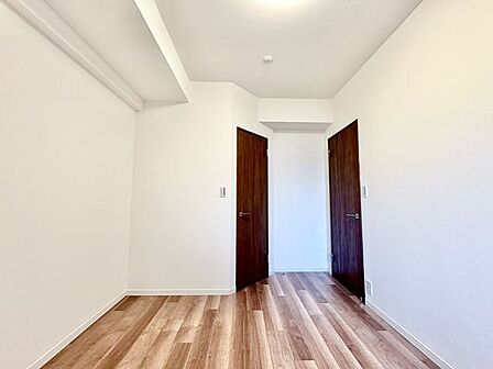 過ぎ行く時間をゆったりと感じられる落ち着いたお部屋。静かな環境でリラックスタイムをスタート。