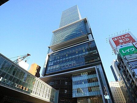 渋谷ヒカリエ 450m