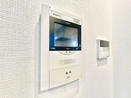 「見える安心」をカタチにしました。誰が来てもわかる様にモニター付きインターホンを設置。