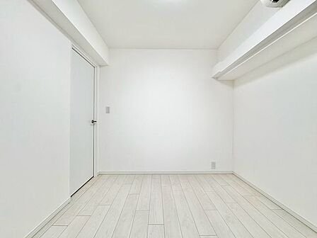 シンプル・イズ・ベストが基本。プレーンな空間を自分好みに。いつまでも快適に暮せる住まいへ。