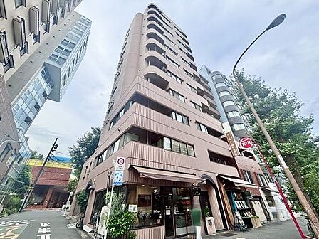 年を重ねたからこそ醸し出せる重厚感。快適アクセスで充実のアーバンライフを愉しめます。