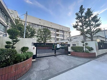 江東区立第二南砂中学校 2500m
