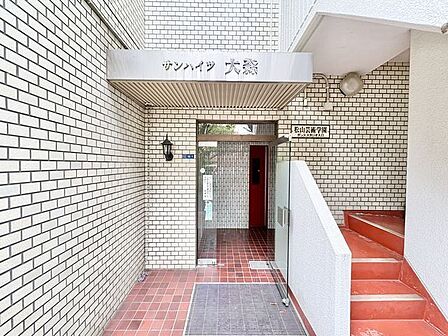 帰宅されるご家族や、訪れる方を優しく迎える・安らぎに満ちた生活空間を予感させてくれます。