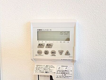 床暖房は空気を汚さず、ほこりも舞い上がらないので安心です。