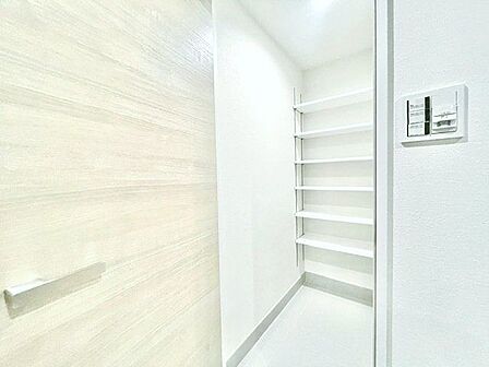 使い勝手の良さと収納量の多さが魅力のシューズインクローゼットをご用意。