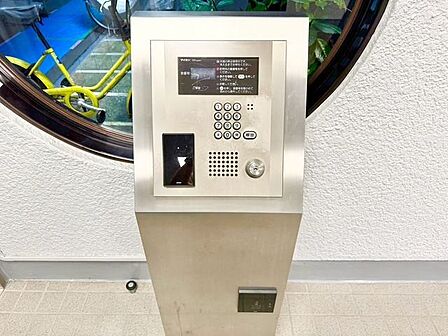 オートロック付で防犯面に配慮した住まいです。