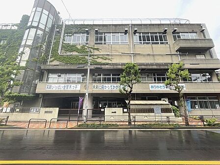 台東区立金曽木小学校 700m