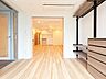 寝室：リビングで楽しく過ごした後はプライベートな時間を満喫。静かな環境でリラックスタイムをお過ごし下さい。