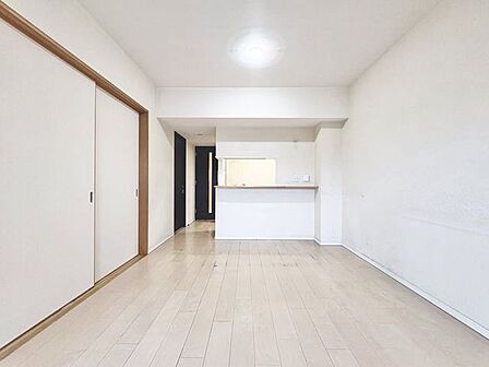 開放感たっぷりの室内は、ホッと落ち着く居心地の良さを感じられます。