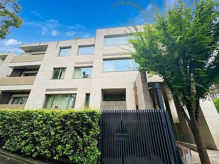 流行に左右されず、将来にわたって価値が継続する「上質」な佇まい。