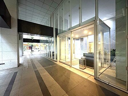 エントランスとエレベーターホールのダブルオートロックセキュリティで安心。
