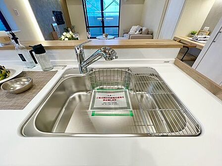 ディスポーザー採用なので、生ごみの臭いも気になりません。