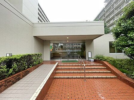 帰宅されるご家族や、訪れる方を優しく迎える・安らぎに満ちた生活空間を予感させてくれます。