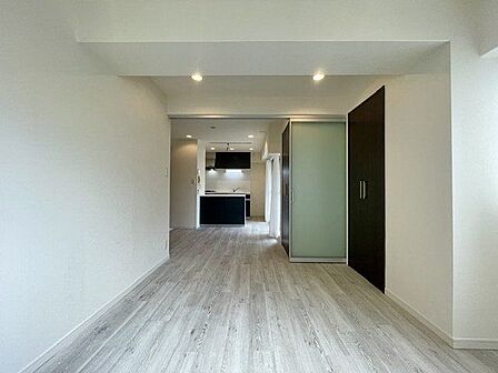 一日の疲れをいやしてくれる主寝室。時を忘れて過ごす場所として過ごせるお部屋。