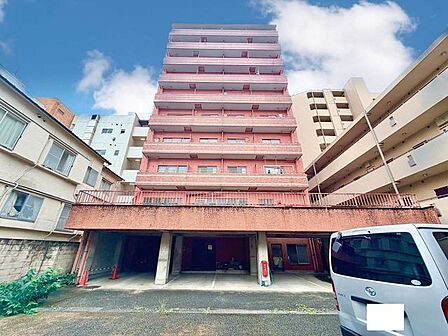 住まいは明日へのエネルギーを養うオアシスだとすれば、元気のでる存在でなければなりません。(空の加工を生成AIで行っています)