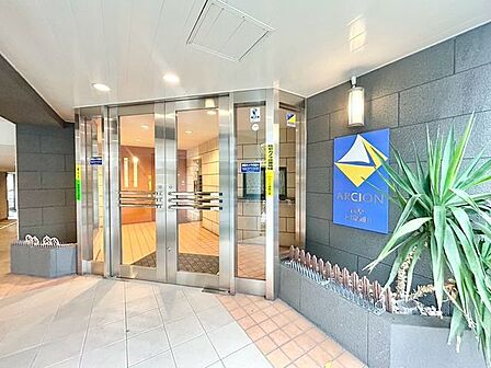 上質なデザインが落ち着きと高級感を与えます。安らぎに満ちた生活空間を予感させてくれます。