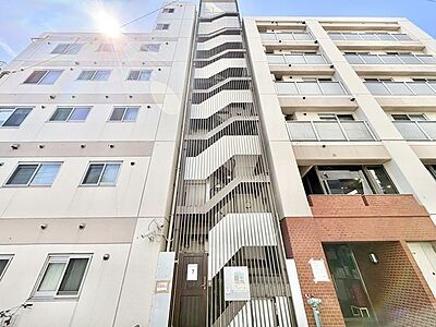 外観:陽射しとともに、少しづつ装いを変える街の景観から、この街ならではの美しい風景とここから紡がれる物語。 外観:陽射しとともに、少しづつ装いを変える街の景観から、この街ならではの美しい風景とここから紡がれる物語。